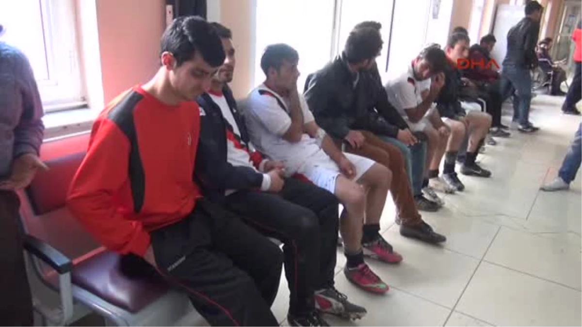 Amatör Ligde Çıkan Kavgada Futbolcular Yaralandı
