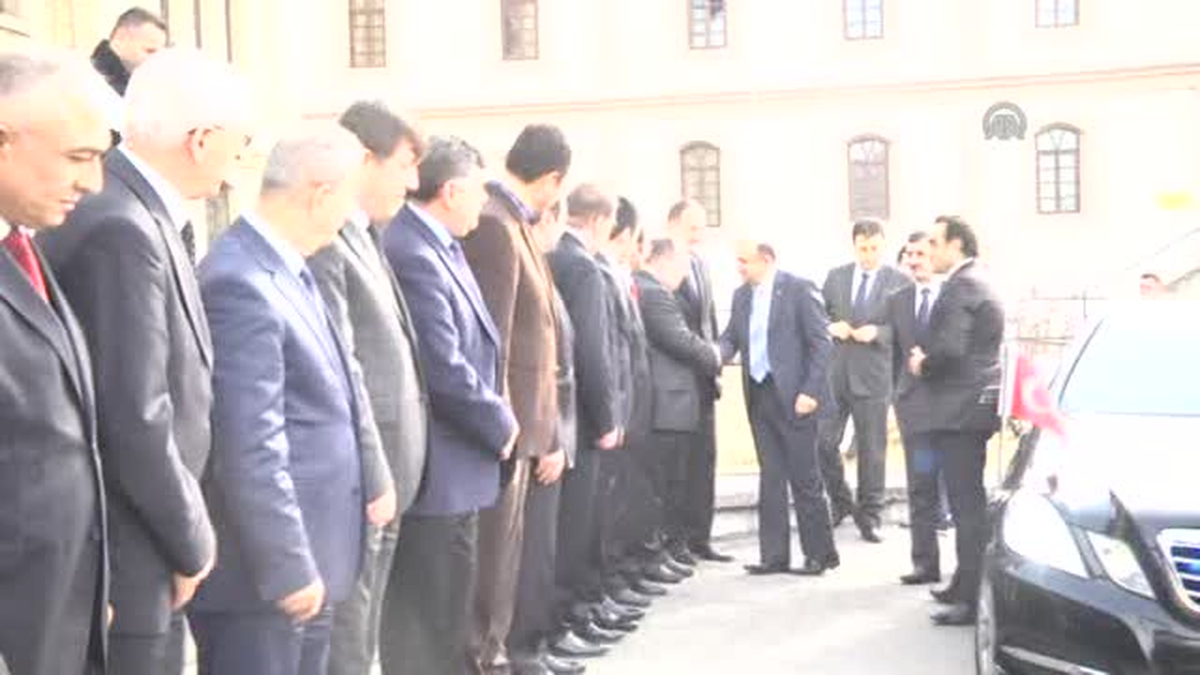 Bakan Işık, Vali Bektaş\'ı ziyaret etti -