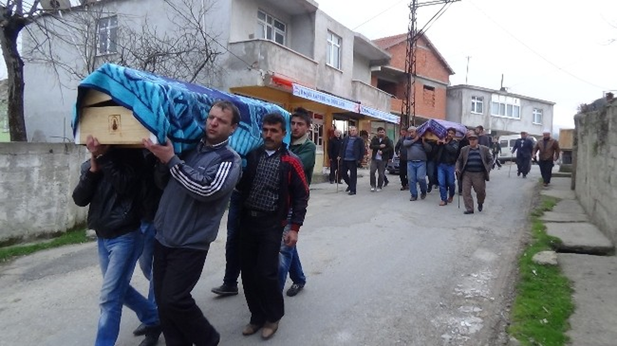 Damat Dehşeti Sonucu Öldürülen Vatandaşlar Toprağa Verildi