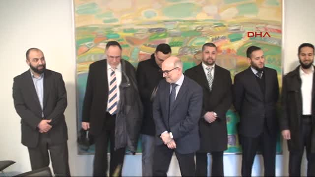 Danimarka\'da Helal Kesim Yasağına İmzalı Protesto