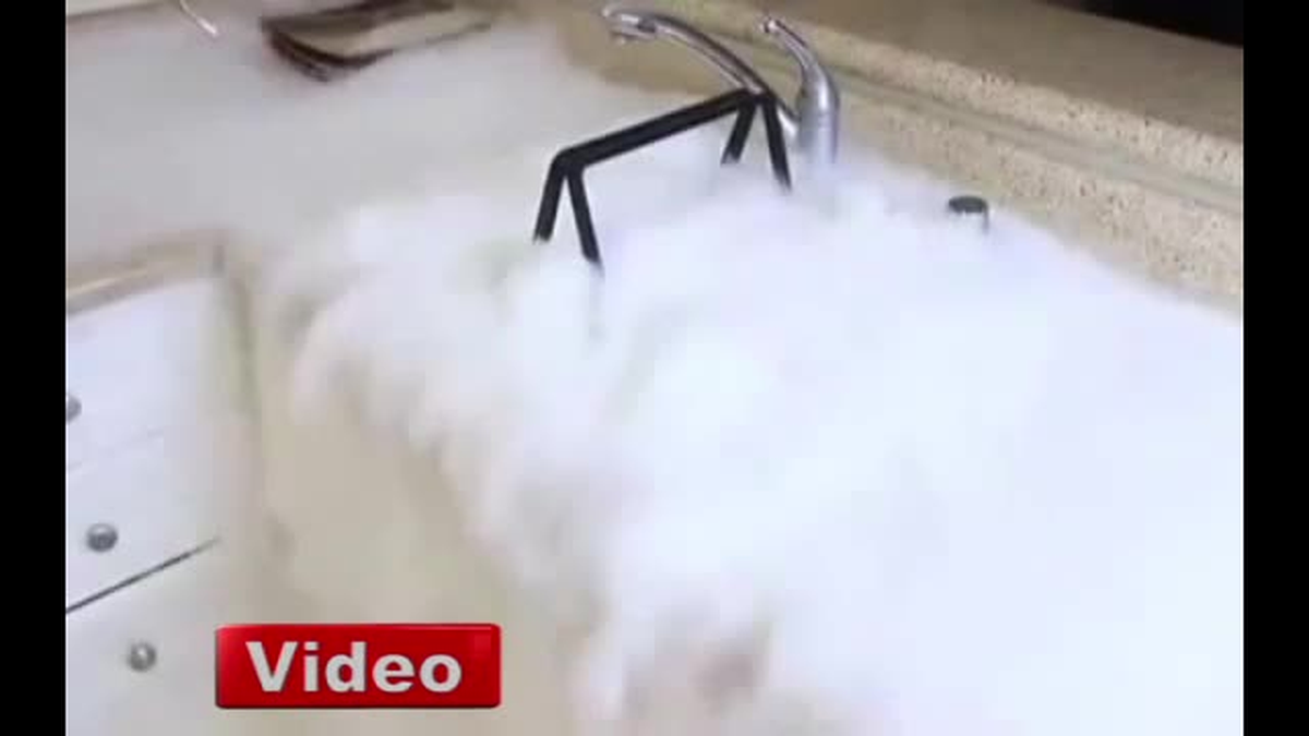 Kaynar Suya Kuru Buz Atılınca Neler Olur?