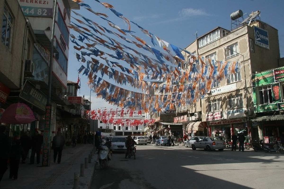 Kilis Merkezi Bayrak ve Flamalar ile Donatıyor