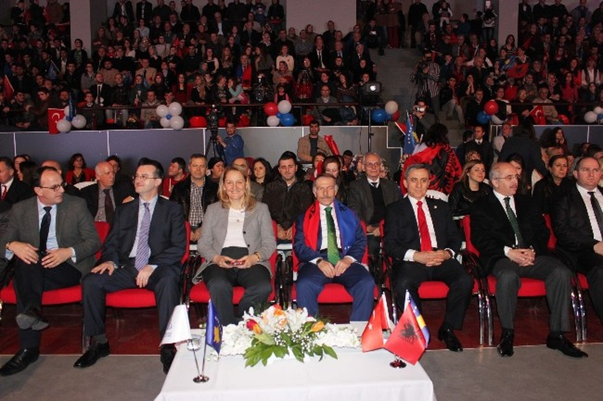 Kosova\'nın Bağımsızlığı Bayrampaşa\'da Kutlandı