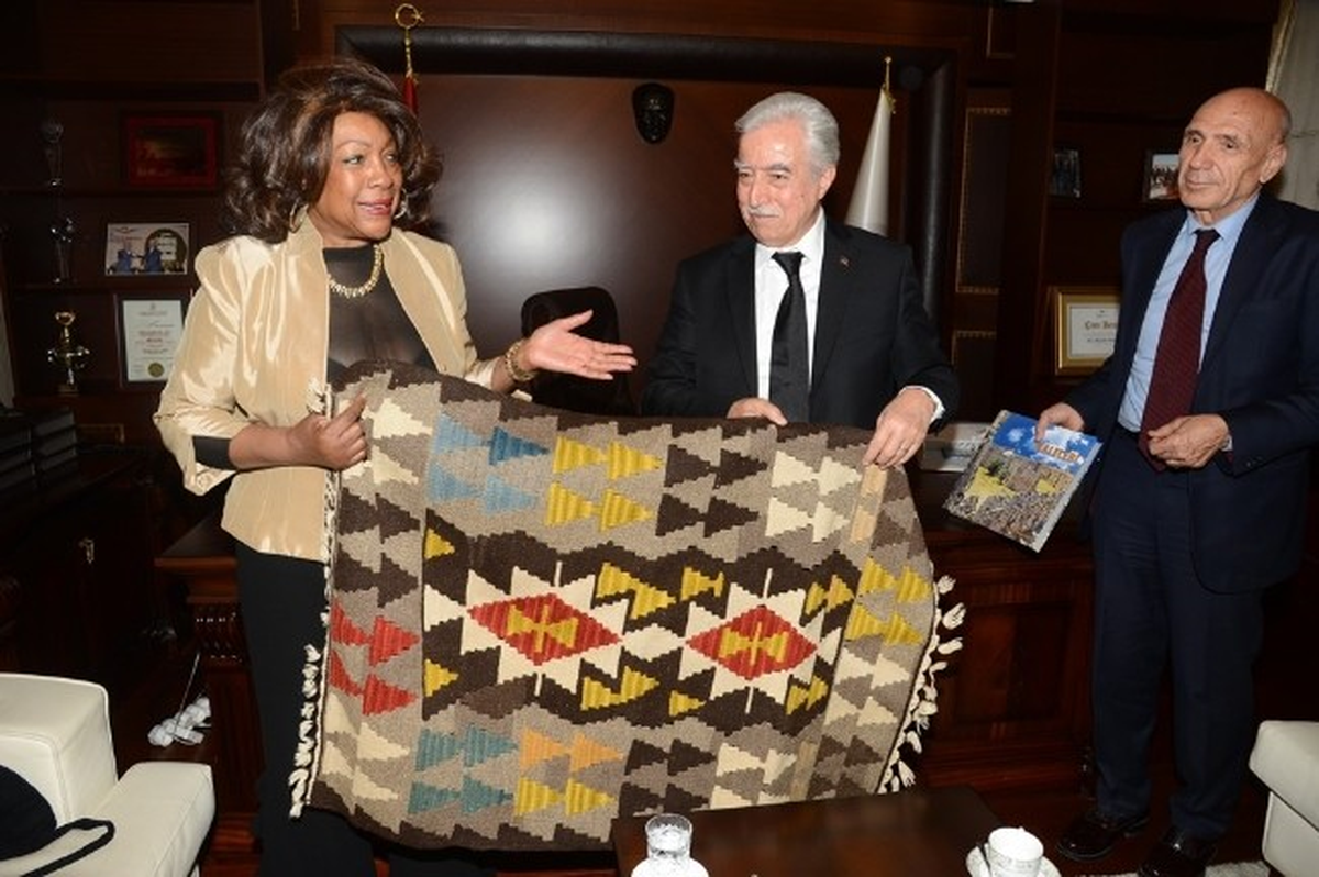 Mary Wilson Adana\'yı Çok Sevdi