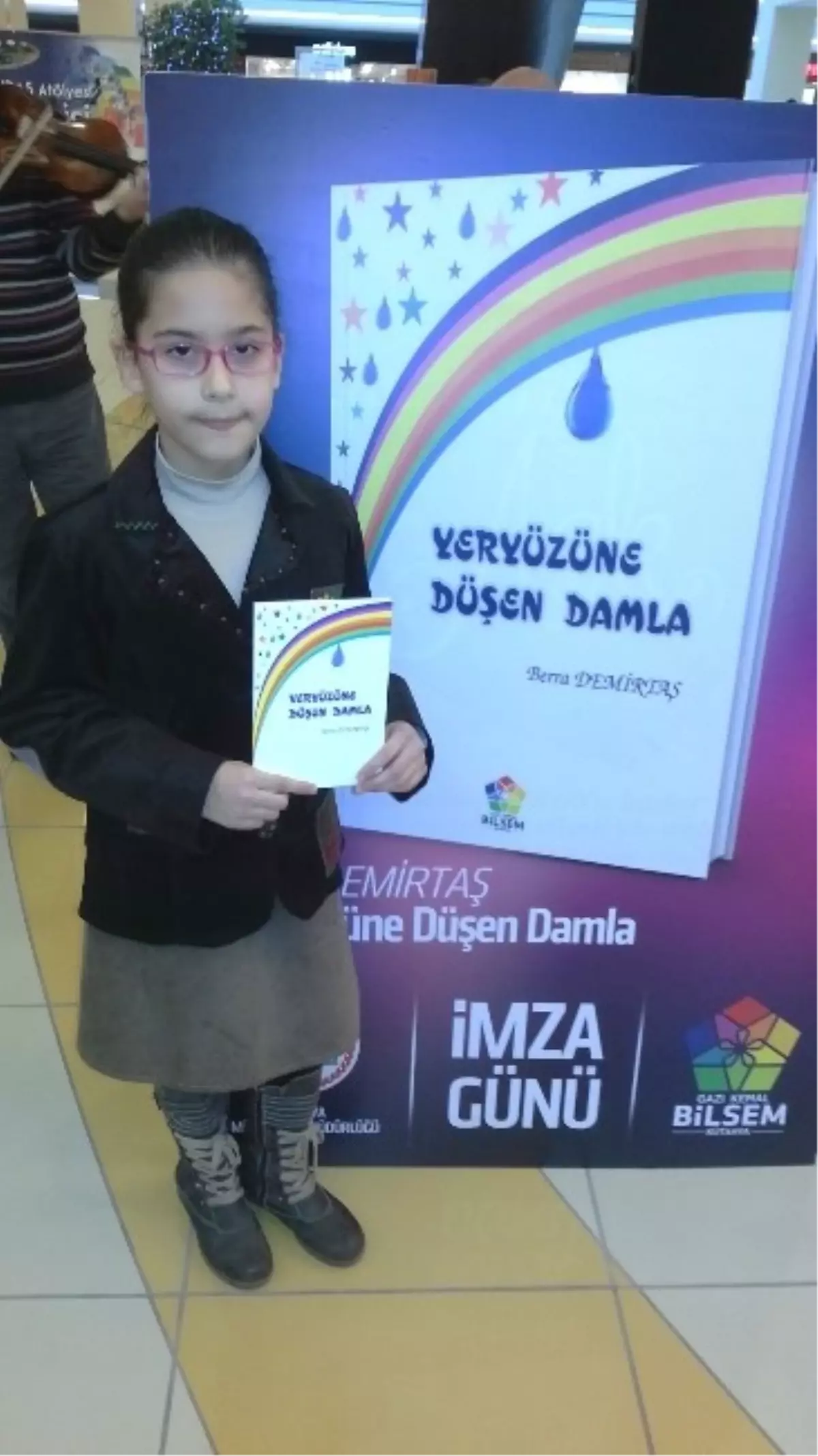 Minik Yazardan İmza Günü