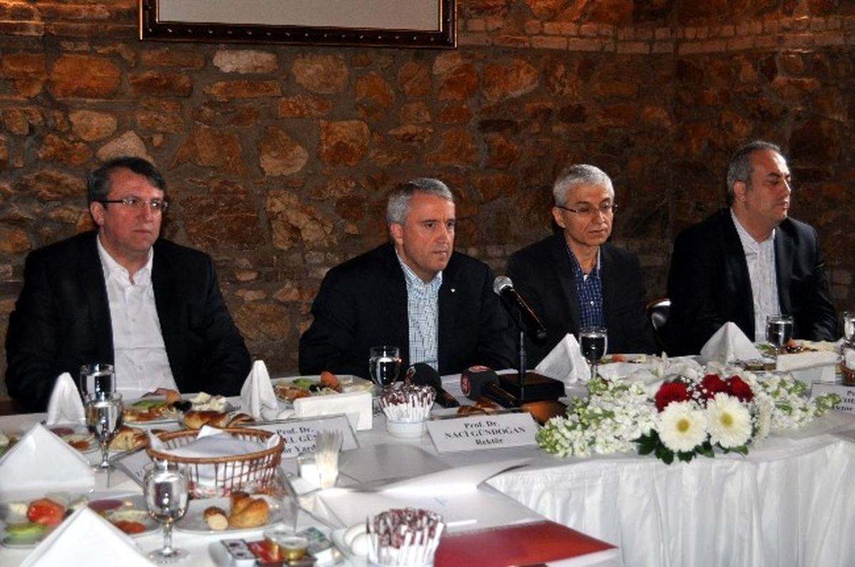 Rektör Gündoğan Basın Mensuplarıyla Buluştu