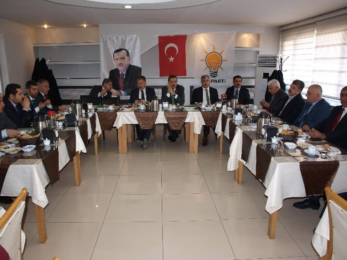 Yeşilyurt Belediye Meclis Üyeleriyle Toplantı Yapıldı
