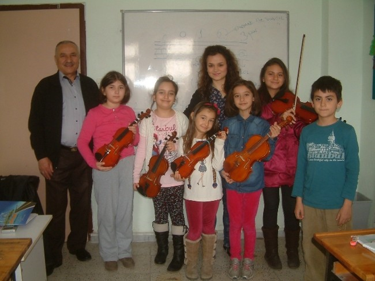 Burhaniyeli Çocuklar Keman ile Tanıştı