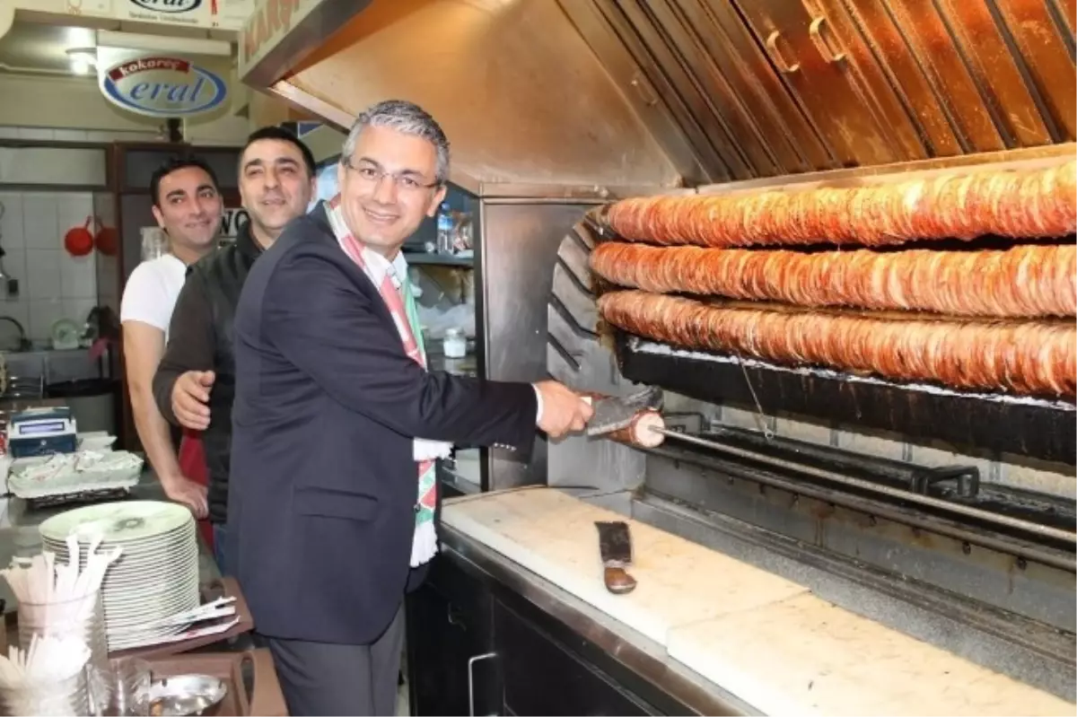 CHP Adayı Akpınar, Karşıyaka Çarşı ile Kucaklaştı