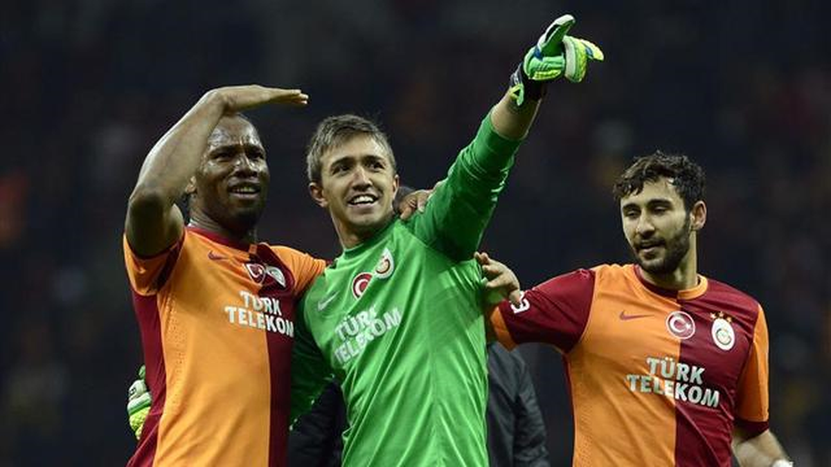 Drogba ve Muslera\'dan Fenerbahçe\'ye Gönderme!