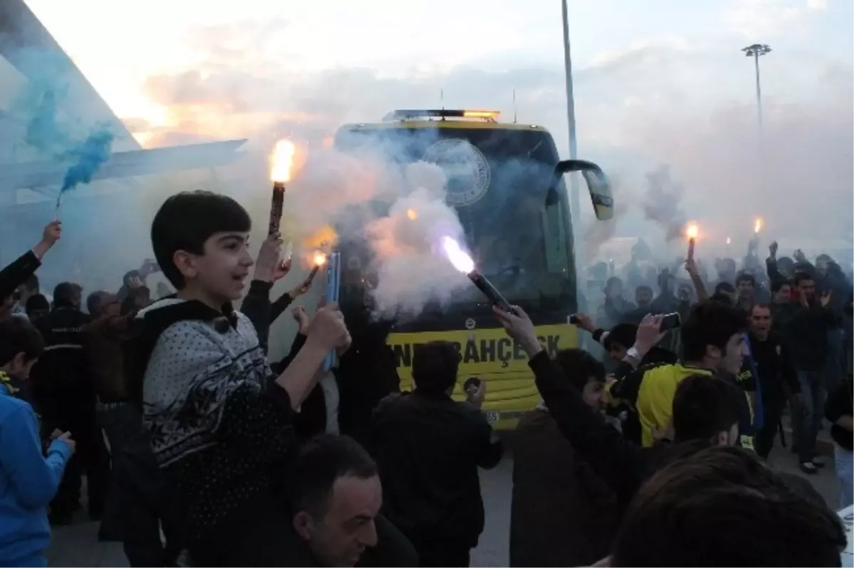 Fenerbahçe Elazığ\'da Coşkuyla Karşılandı