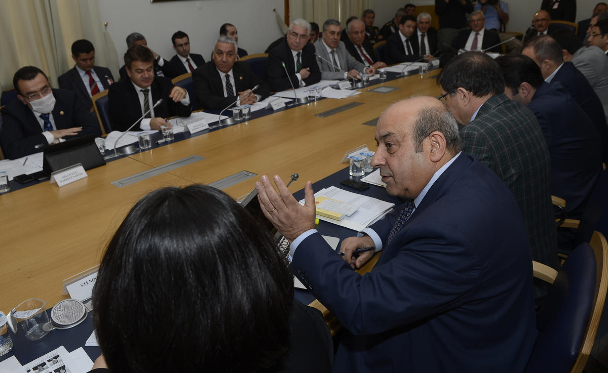 İçişleri Komisyonu\'nda PKK Tartışması