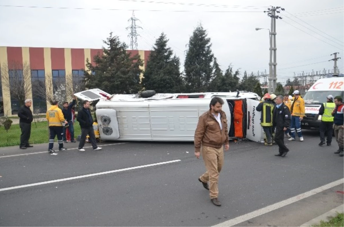 Tekirdağ\'da İşçi Servisleri Çarpıştı: 1 Ölü, 12 Yaralı