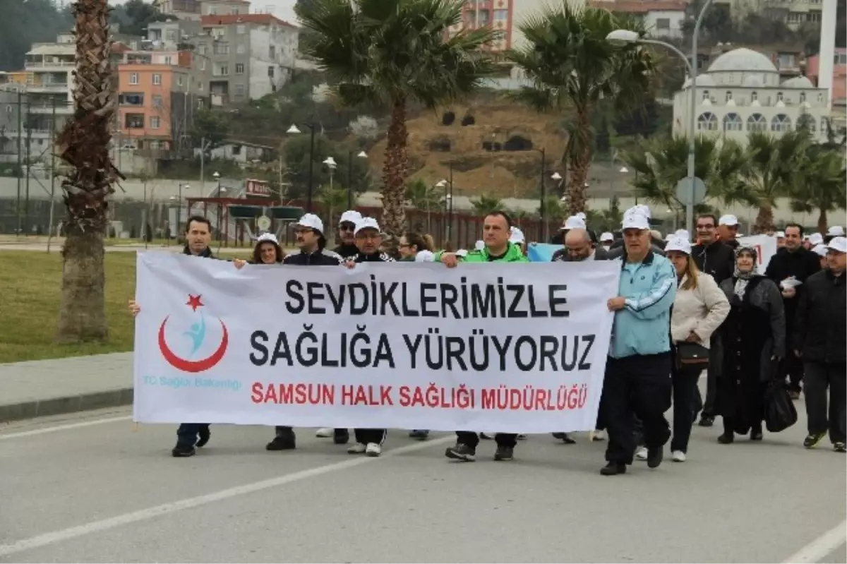 Kadınlar Eşleriyle Sağlık Olmak İçin Yürüdü