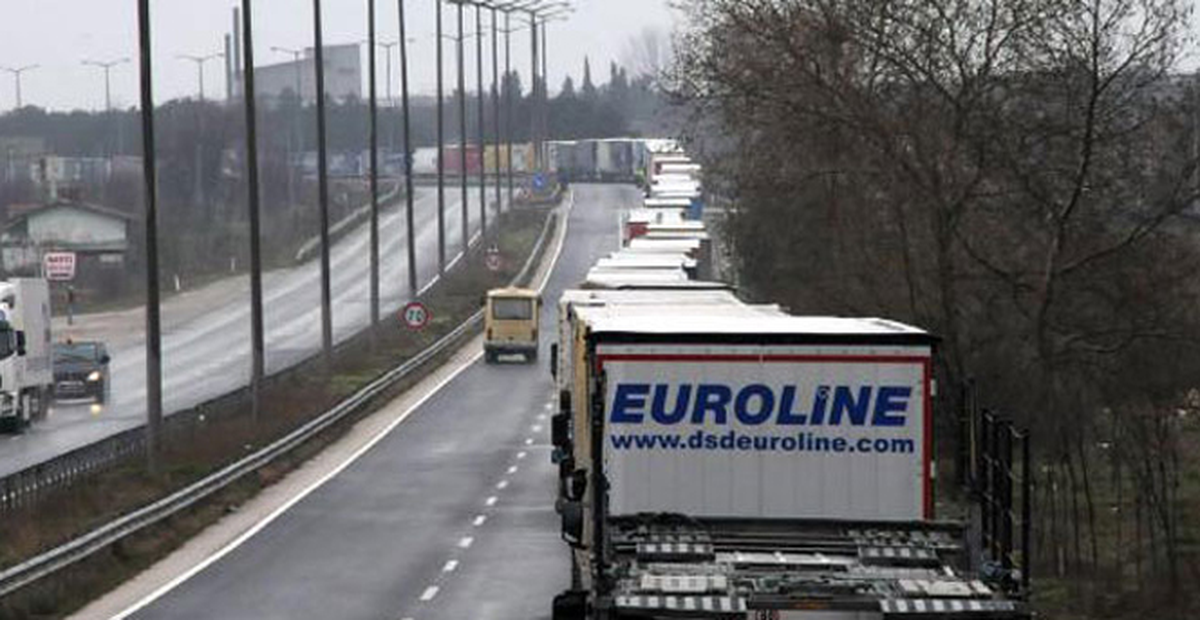 Kapıkule'de 19, Hamzabeyli'de 12 Kilometre Tır Kuyruğu
