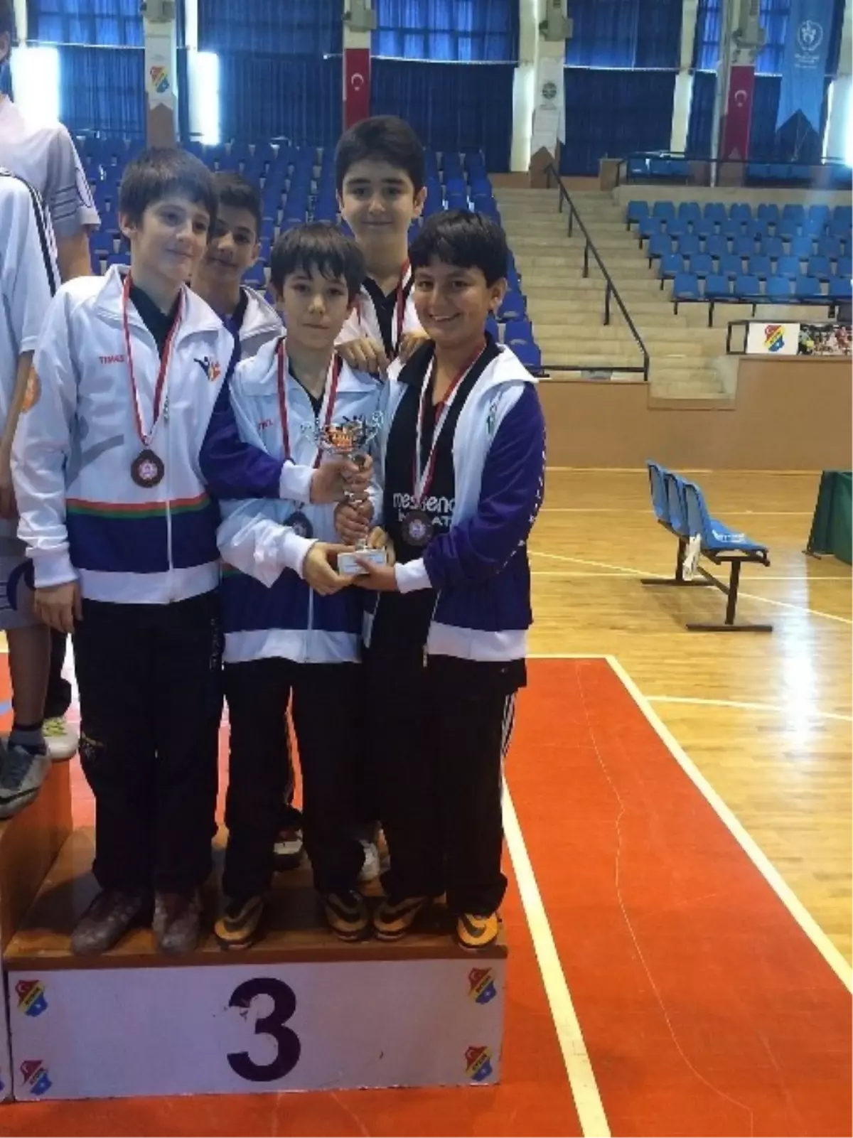 Özel Aydınlık Okulları Masa Tenisinde İl Üçüncüsü Oldu