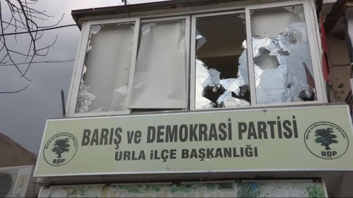 Seçim bürosu açılışında gerginlik (1) -