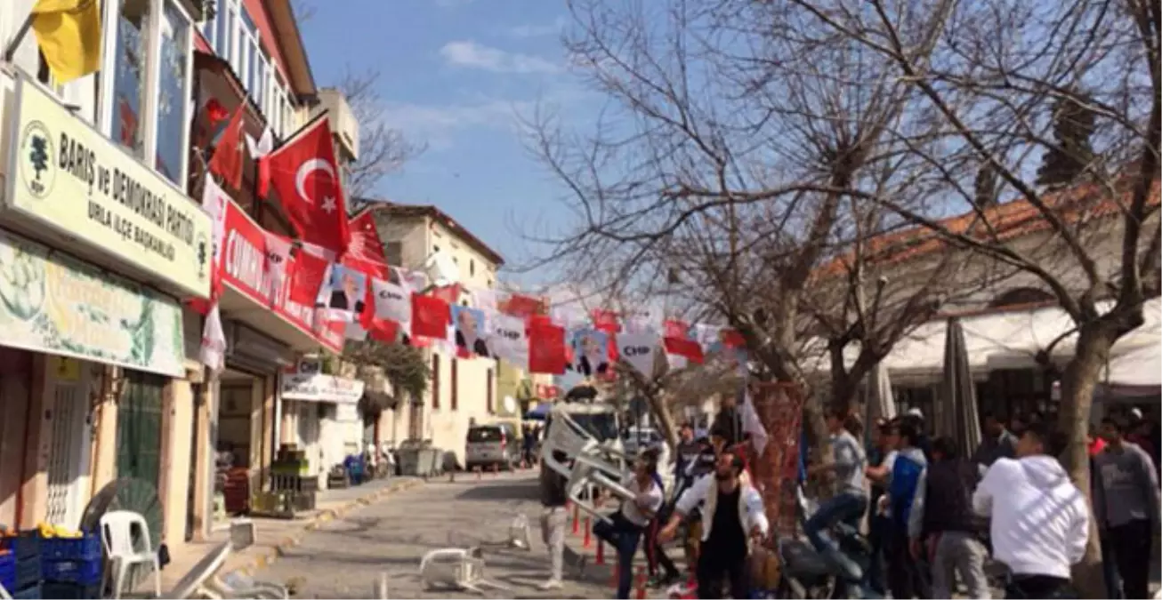 Urla\'da HDP Seçim Bürosu Gerginliği