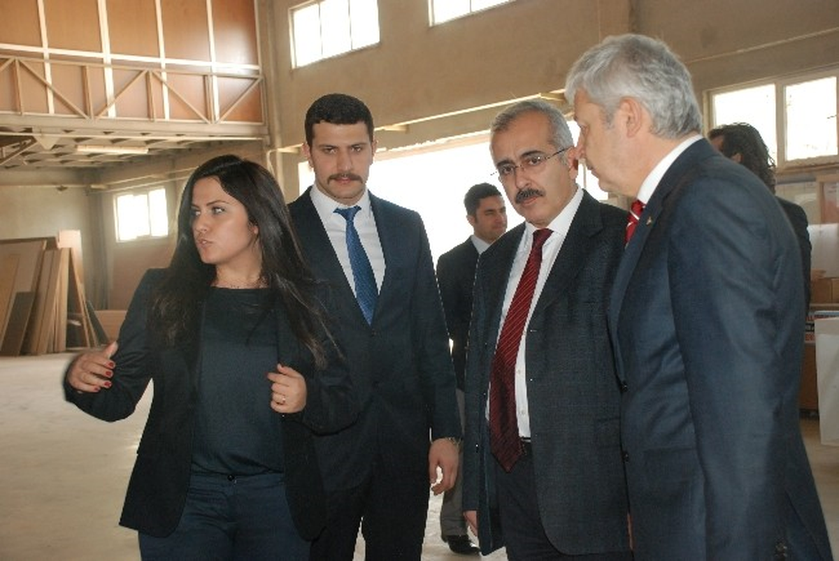 Vali Durer ve Etso Başkanı Zıpkınkurt Kobi\'leri Ziyaret Etti