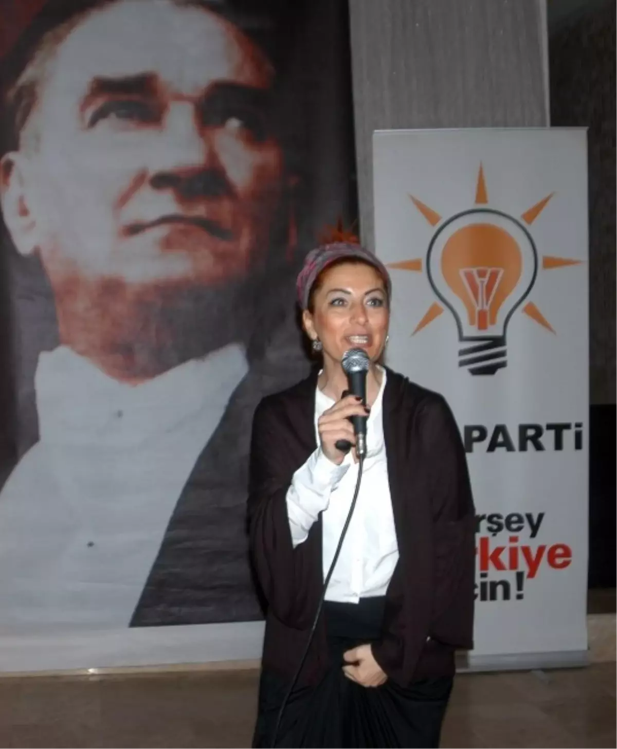 AK Parti Kadın Kolları Toplandı