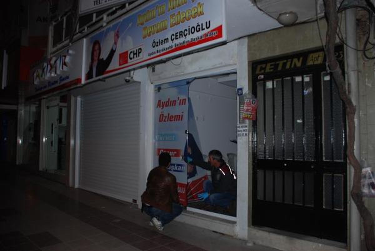 Aydın\'da CHP Seçim Bürosuna Saldırı