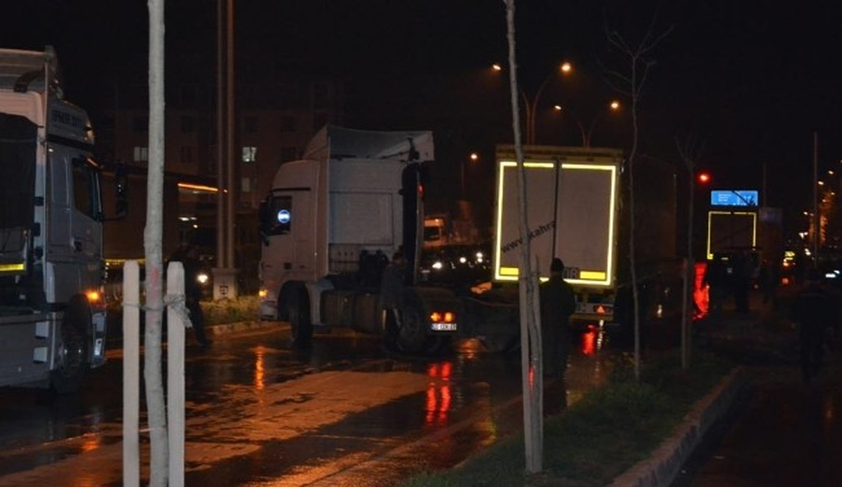 Kocaeli\'de Aynı Yolda 3 Farklı Kaza