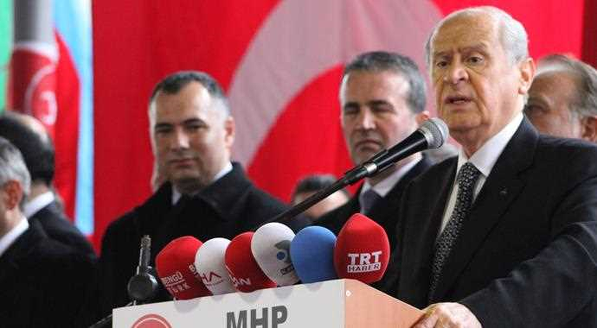 Bahçeli, Avcılar Beşiktaşlılar Derneğini Ziyaret Etti