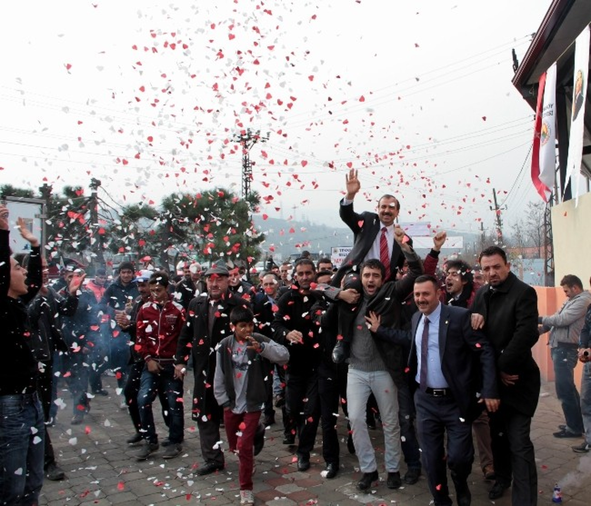 Başkan Tekin Hem Yaptı Hem Yıktı