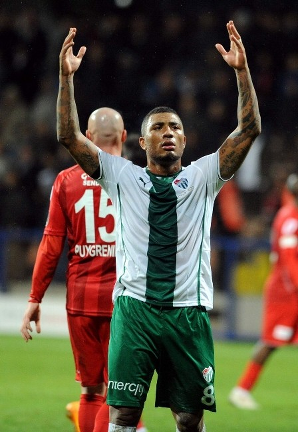 Bursaspor\'da Kazım Kadro Dışı Bırakıldı
