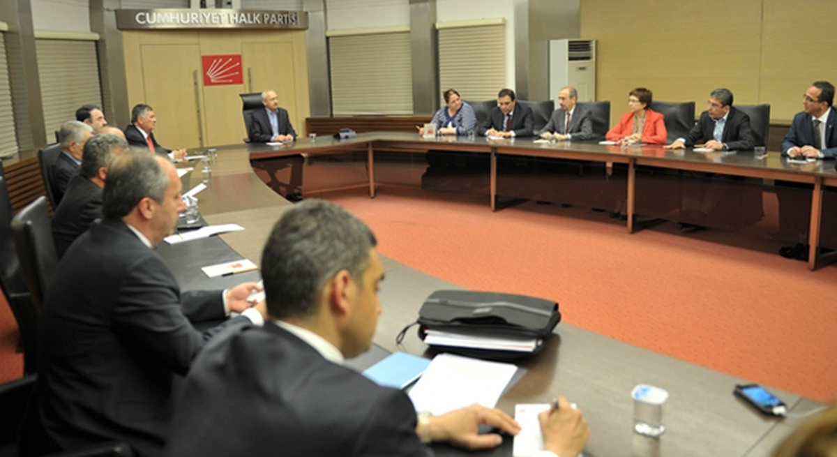 CHP MYK Olağanüstü Toplandı