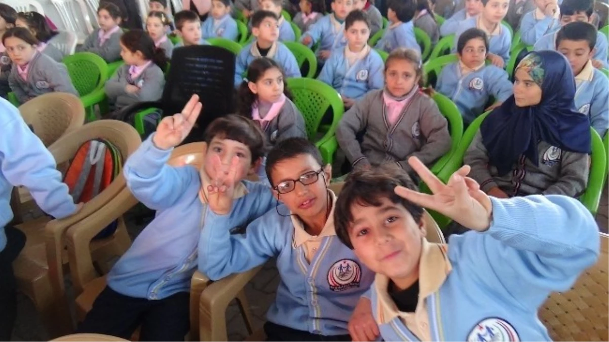 Dünya Şehit Çocukları Vakfı\'ndan Suriyeli Çocuklara Okul