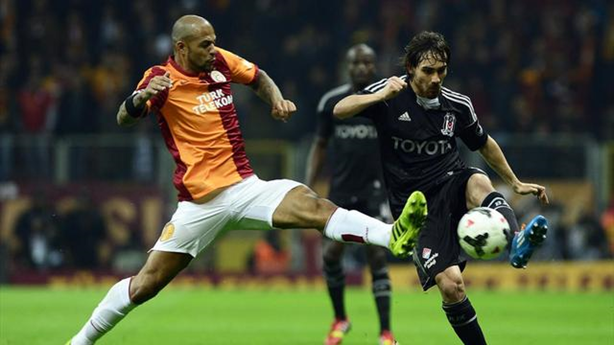 "Galatasaray Melo\'yu Eğitmeli"