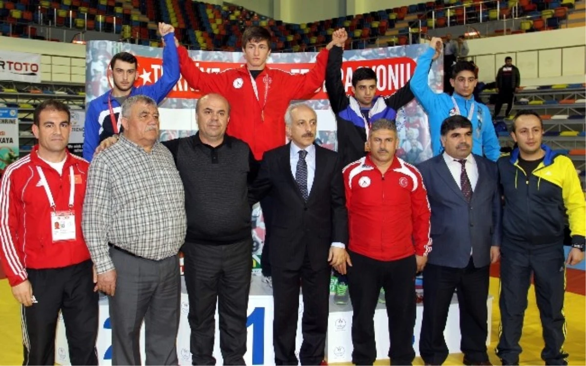 Genç Erkekler Grekoromen ve Serbest Güreş Türkiye Şampiyonası Sona Erdi
