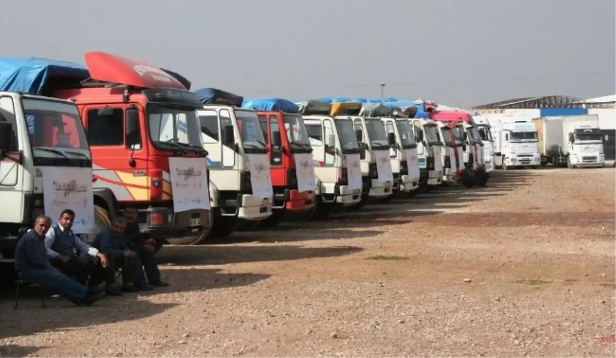 İhh ve Katar Raf Kuruluşundan Suriye\'ye 34 Yardım Tırı
