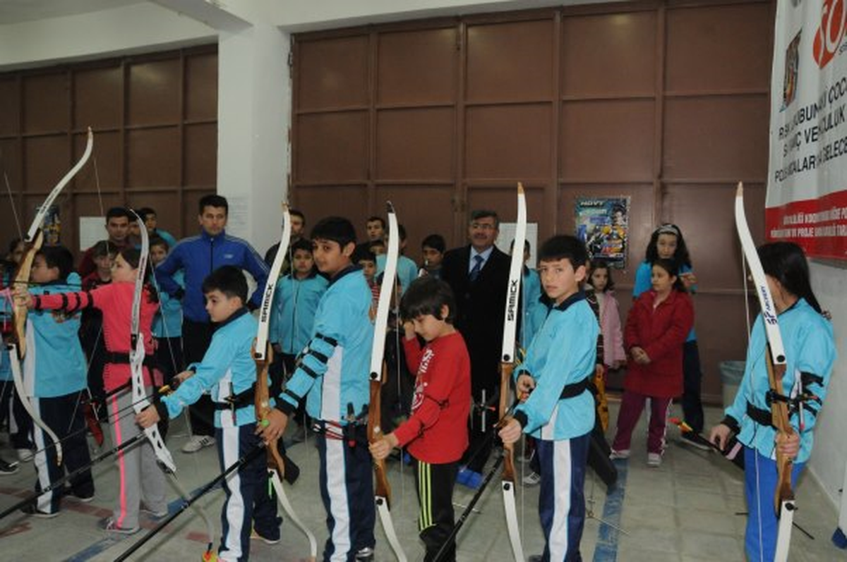 Niğde Belediye Başkanı Faruk Akdoğan\'dan Spora Destek