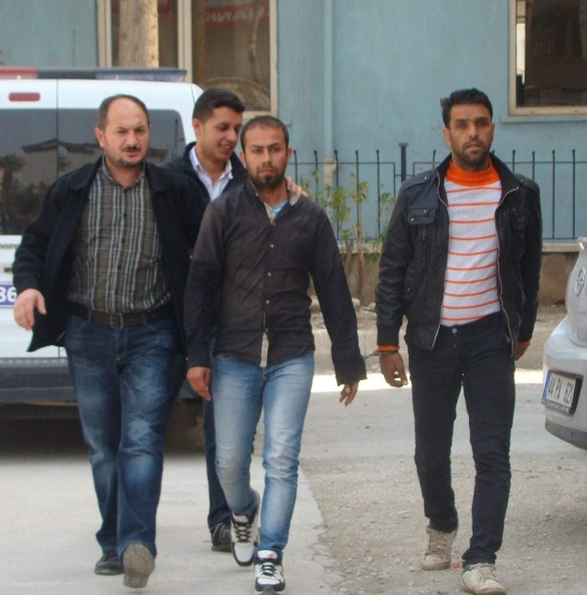 Kırıkhan\'da Suriye Uyruklu 4 Kişi 8 Kilo Esrarla Yakalandı