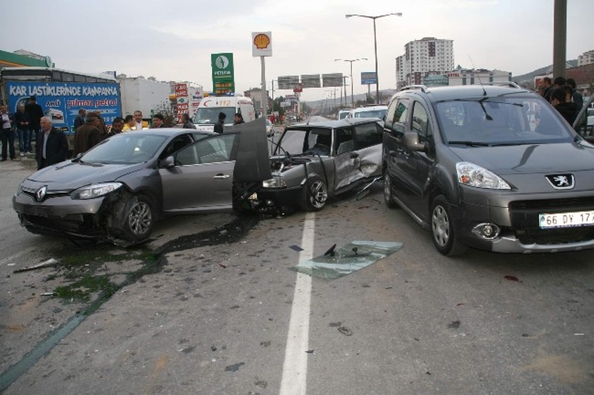 Yozgat\'ta Zincirleme Trafik Kazası Ucuz Atlatıldı