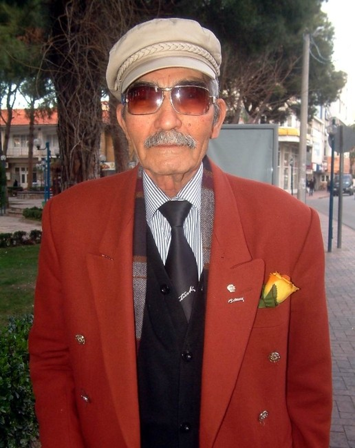 82 Yaşındaki Sarıgül Hayranı Şaşırtıyor