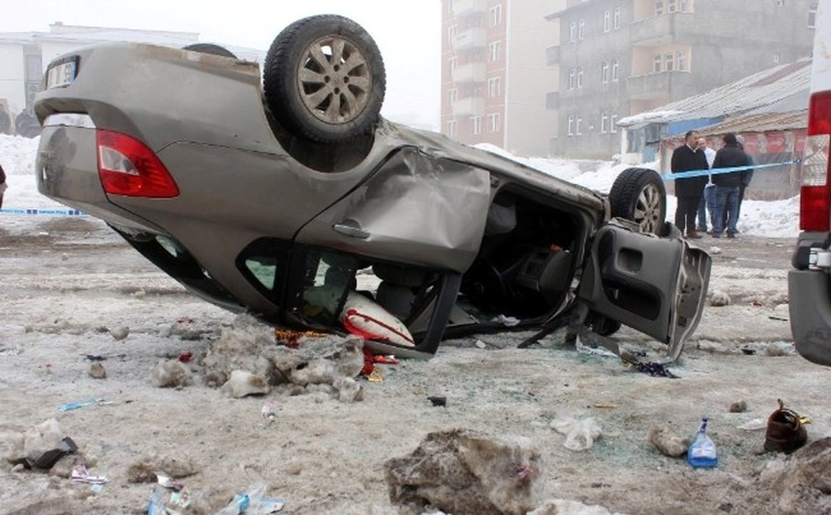 Ağrı\'da Zincirleme Trafik Kazası: 1 Ölü, 17 Yaralı