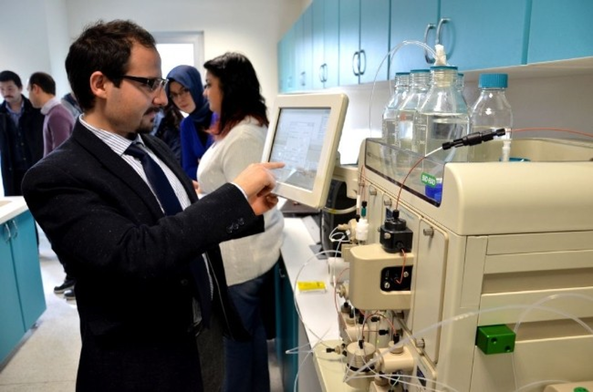 Aibü\'ye Tam Donanımlı Laboratuar