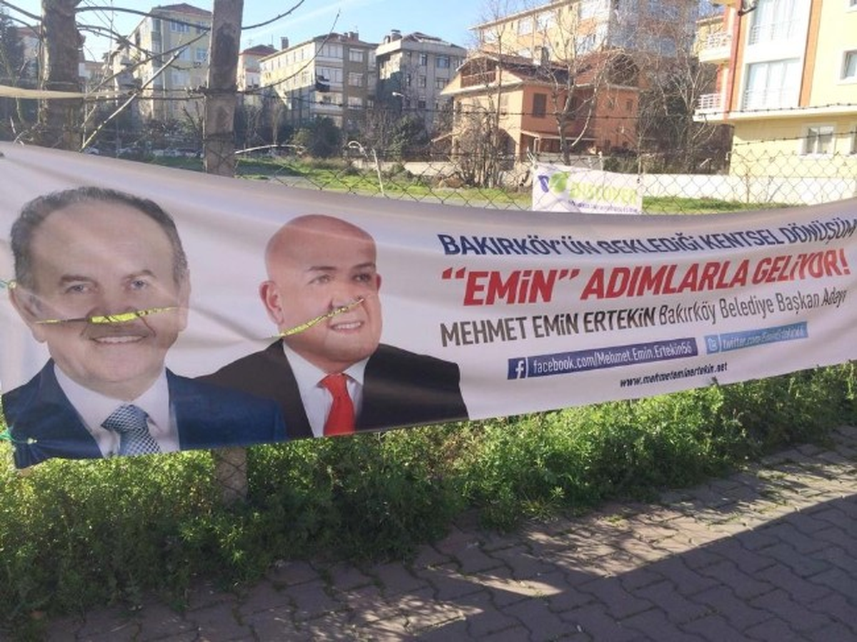AK Parti Bakırköy Adayı Mehmet Ertekin\'in Afişlerini Yırttılar