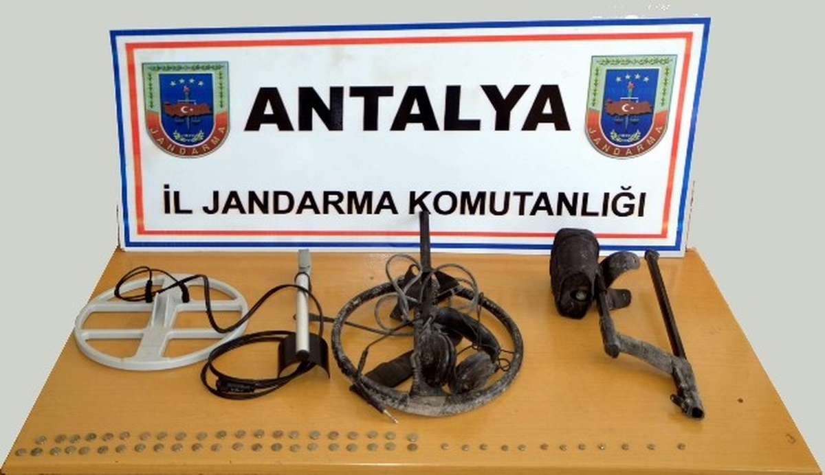 Antalya\'da 55 Adet Gümüş Sikke Ele Geçirildi