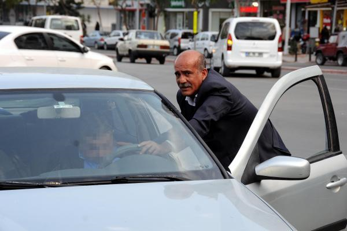Aracında Sızan Sürücü 1 Saatte Uyandırıldı