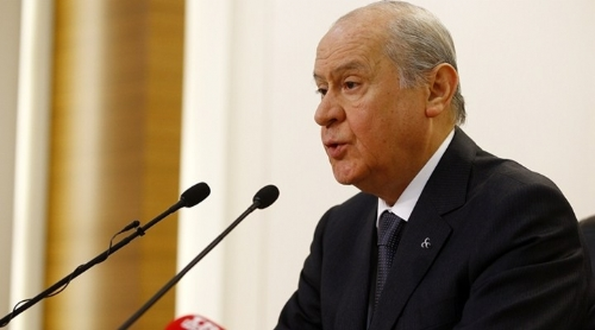 Bahçeli: Türkiye\'de Yolsuzluğun Başının Başbakan Olduğuna Dair İşaretler Var