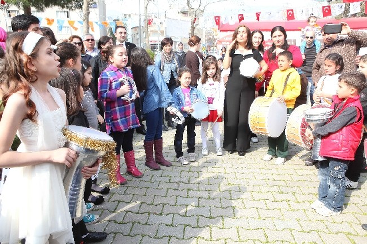 Bayraklı\'nın Hünerli Minikleri
