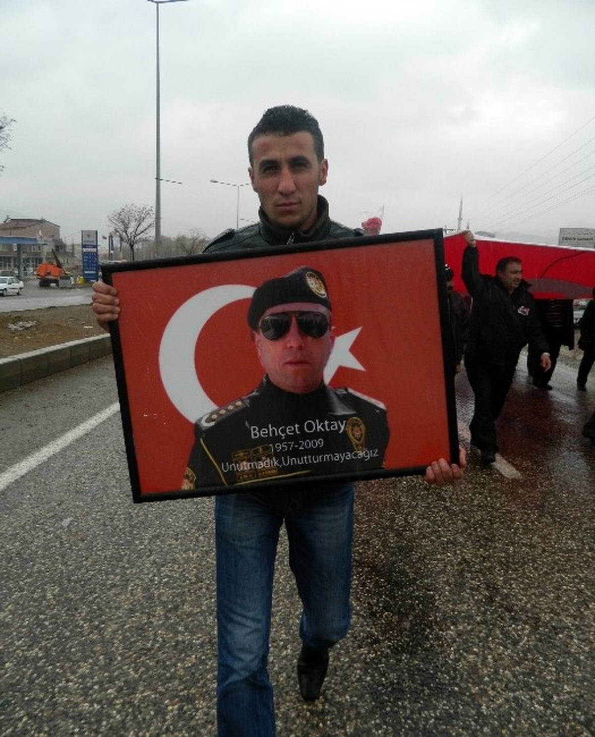 Behçet Oktay Mezarı Başında Anıldı