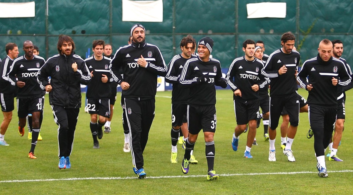 Beşiktaş, M.p. Antalyaspor Maçına Hazırlanıyor