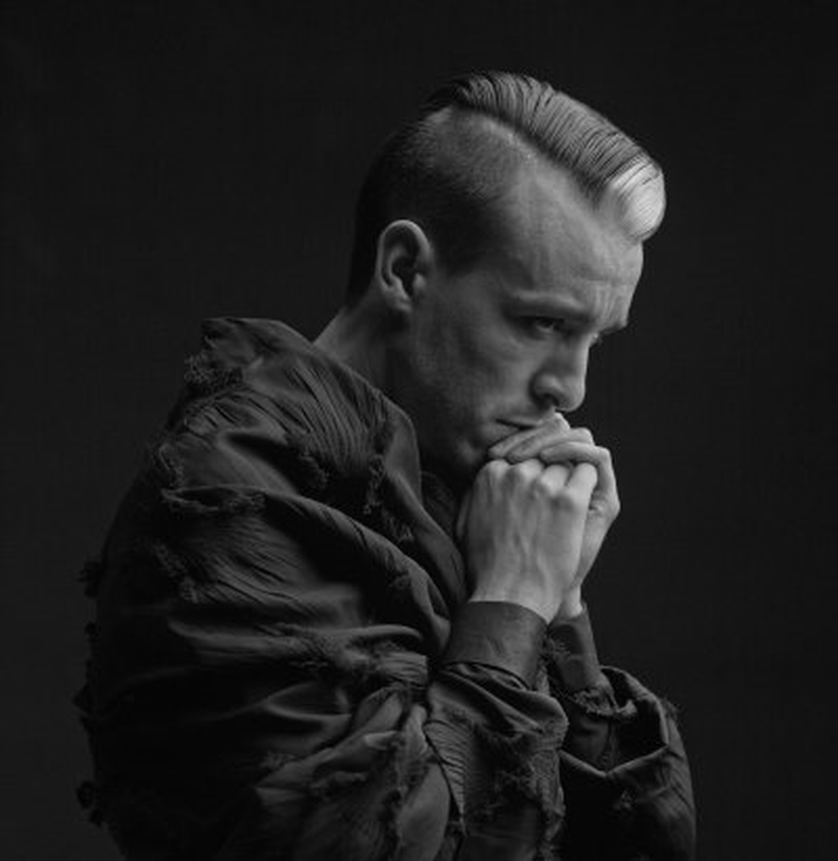 Cem Adrian\'dan Kadıköy HEM\'de Aynı Günde İki Konser
