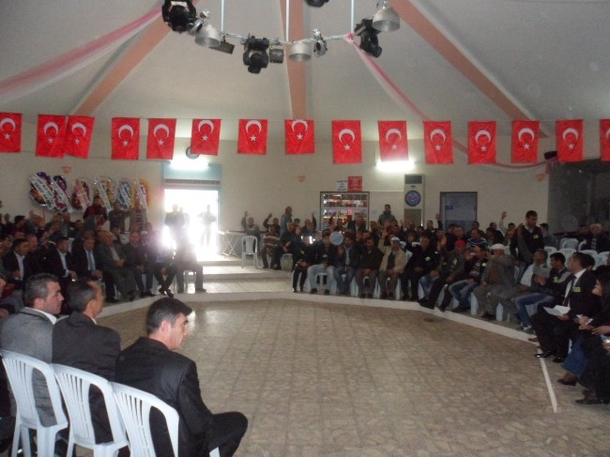 Demirci\'de 28 Yıllık Başkan Değişmedi