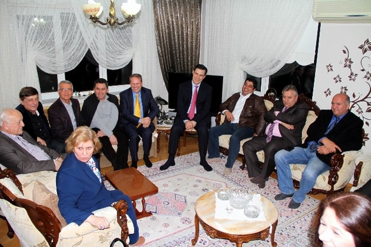 Dr. Esgin, Önce Bir Eve Ardından da Siteye Misafir Oldu